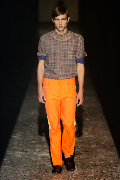 desfiles-dvn-milaoveraomen2008rtw-119