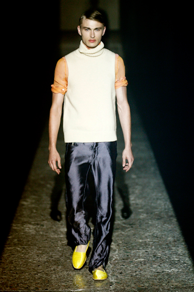 desfiles-dvn-milaoveraomen2008rtw-124