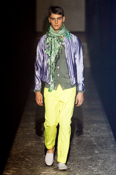 desfiles-dvn-milaoveraomen2008rtw-126