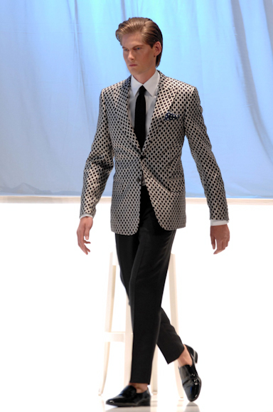 desfiles-valentino-milaoverao2008men-126