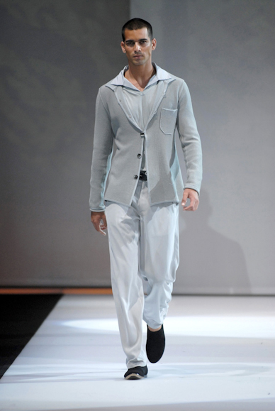 desfiles-armani-milaoverao2008men-104