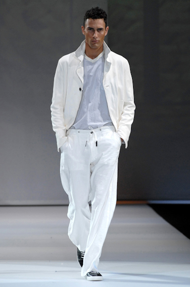 desfiles-armani-milaoverao2008men-110