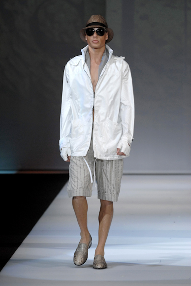 desfiles-armani-milaoverao2008men-113