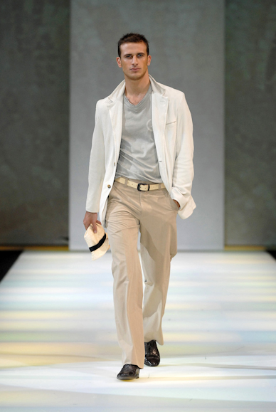 desfiles-armani-milaoverao2008men-117