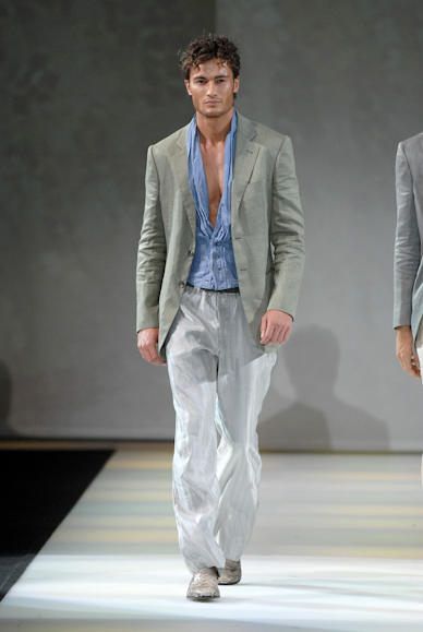 desfiles-armani-milaoverao2008men-123