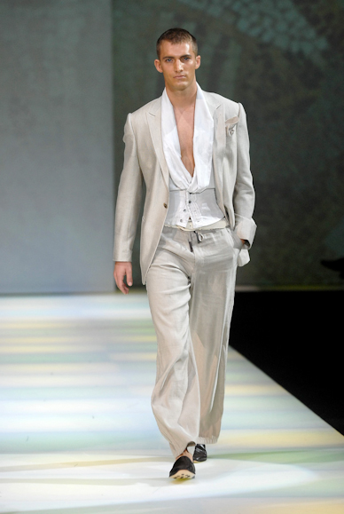 desfiles-armani-milaoverao2008men-128