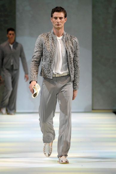 desfiles-armani-milaoverao2008men-129
