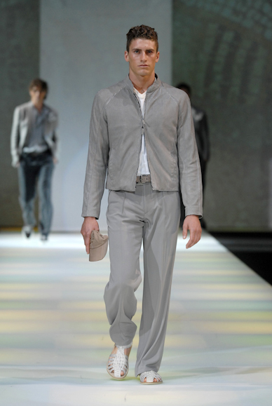 desfiles-armani-milaoverao2008men-130
