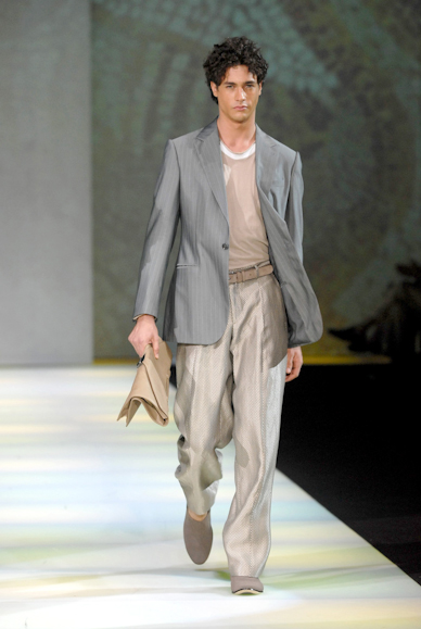 desfiles-armani-milaoverao2008men-134