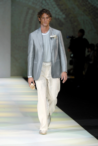 desfiles-armani-milaoverao2008men-136
