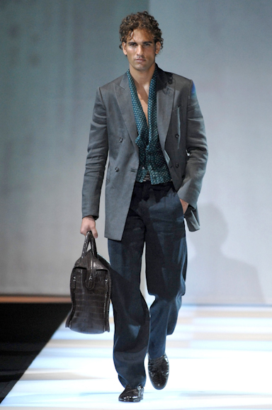 desfiles-armani-milaoverao2008men-137