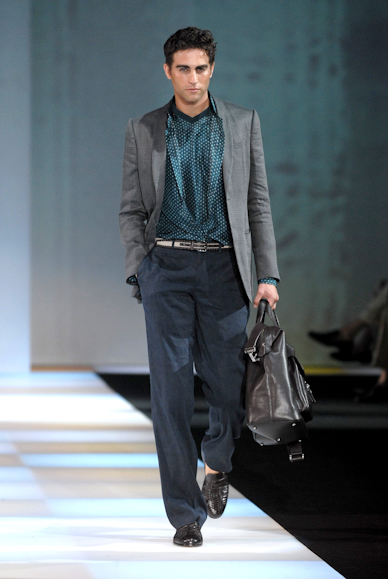 desfiles-armani-milaoverao2008men-138