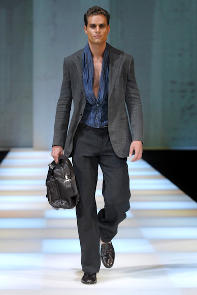 desfiles-armani-milaoverao2008men-139