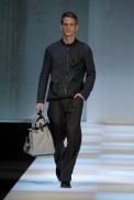 desfiles-armani-milaoverao2008men-141