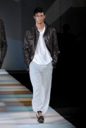 desfiles-armani-milaoverao2008men-154