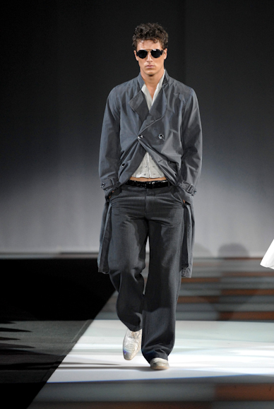 desfiles-armani-milaoverao2008men-167