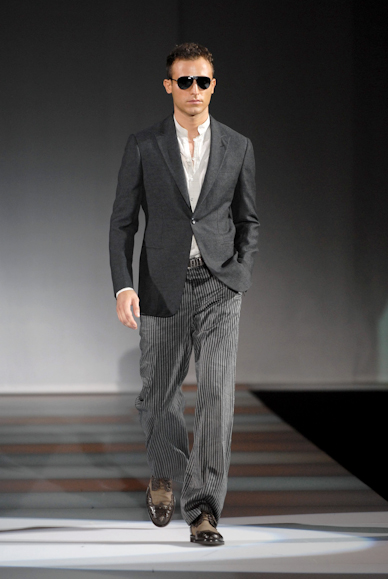 desfiles-armani-milaoverao2008men-169