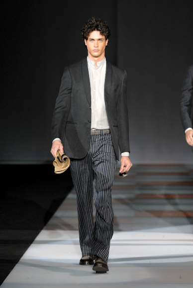 desfiles-armani-milaoverao2008men-170
