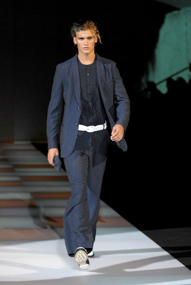 desfiles-armani-milaoverao2008men-173