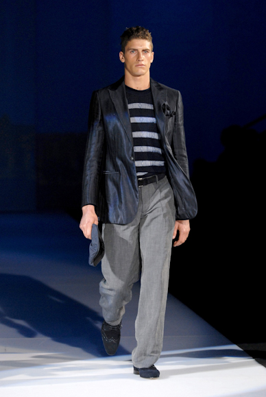 desfiles-armani-milaoverao2008men-175