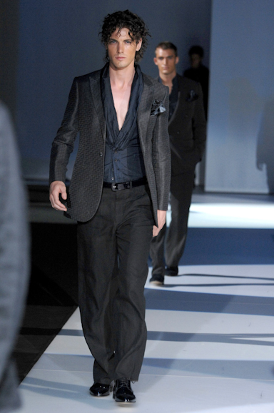 desfiles-armani-milaoverao2008men-179
