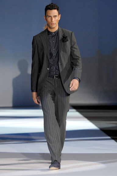 desfiles-armani-milaoverao2008men-181