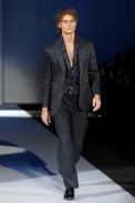 desfiles-armani-milaoverao2008men-183