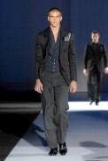 desfiles-armani-milaoverao2008men-184