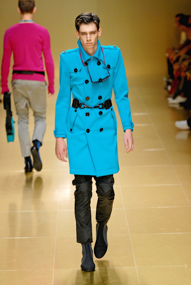 desfiles-burberry-milaoverao2008men-103