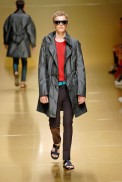 desfiles-burberry-milaoverao2008men-112