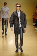 desfiles-burberry-milaoverao2008men-130