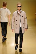 desfiles-burberry-milaoverao2008men-135