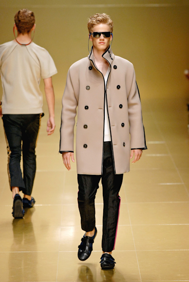 desfiles-burberry-milaoverao2008men-135