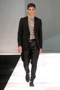 desfiles-emporioarmani-milaoverao2008men-102