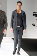 desfiles-emporioarmani-milaoverao2008men-109