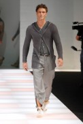 desfiles-emporioarmani-milaoverao2008men-128