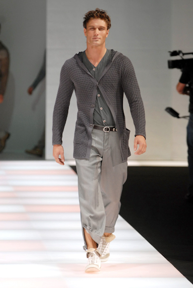 desfiles-emporioarmani-milaoverao2008men-128