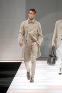 desfiles-emporioarmani-milaoverao2008men-131