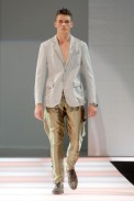 desfiles-emporioarmani-milaoverao2008men-140