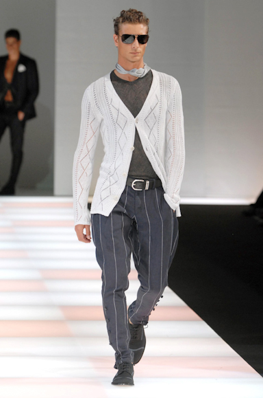 desfiles-emporioarmani-milaoverao2008men-143