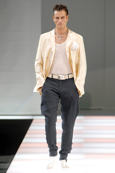 desfiles-emporioarmani-milaoverao2008men-145