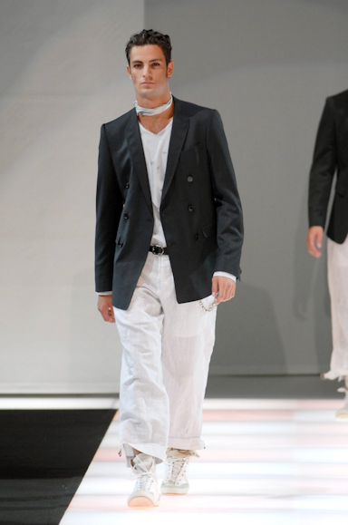 desfiles-emporioarmani-milaoverao2008men-150