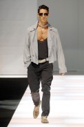 desfiles-emporioarmani-milaoverao2008men-163