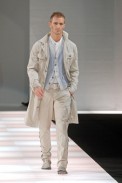 desfiles-emporioarmani-milaoverao2008men-170