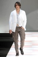 desfiles-emporioarmani-milaoverao2008men-171
