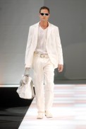 desfiles-emporioarmani-milaoverao2008men-174
