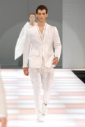 desfiles-emporioarmani-milaoverao2008men-178