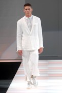 desfiles-emporioarmani-milaoverao2008men-180