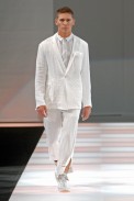 desfiles-emporioarmani-milaoverao2008men-181