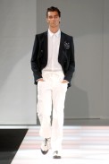 desfiles-emporioarmani-milaoverao2008men-183